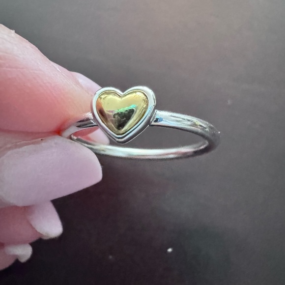 Gold tone silver plated size 7 heart ring - Picture 3 of 4